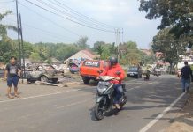 Sengketa Tanah STQ, Perjuangan Minhasihi, “Demi mempertahankan hak atas tanah saya dan demi 1 gedung Paud gratis bagi masyarakat yang menjadi cita-cita hari tua berkiprah di dunia pendidikan, saya pantang mundur!” Gambar Sengketa Tanah STQ, Kerasnya eksekusi, diwarnai aksi pembakaran oleh "oknum" yang luput dari pengawasan puluhan pasang mata aparat