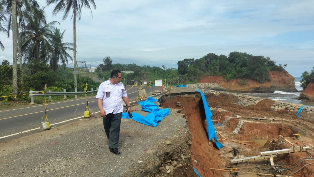 Jalan Lintas Provinsi Bengkulu-Mukomuko
